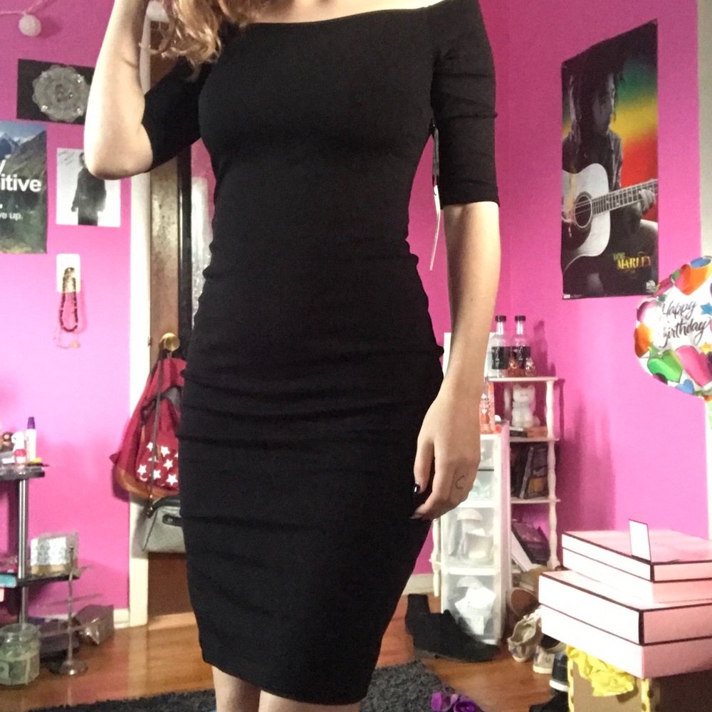Lulu’s off the shoulder midi dress nwt